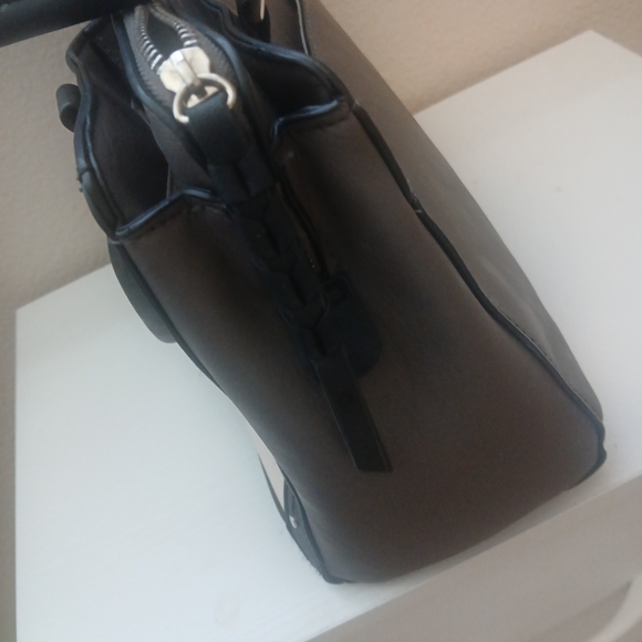 Rosetti Black and White Shoulder Bag - Picture 8 of 9